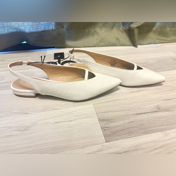 Express White Croc-Embossed Pointed Slingback Flats - Picture 2 of 4